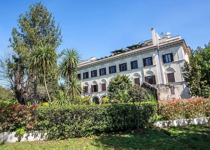 فندق Delle Civette 3*